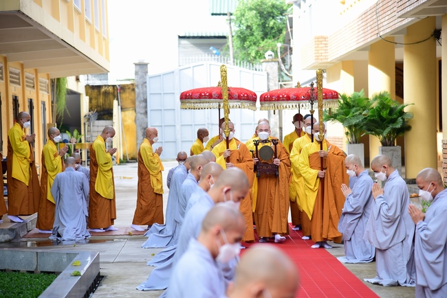 Lễ truyền giới Sa di Phương Trượng